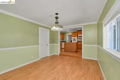 805 Calero St, Milpitas, CA 95035 - Photo 8