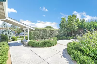 3555 Thunderbird Dr, Concord, CA 94520 - Photo 4