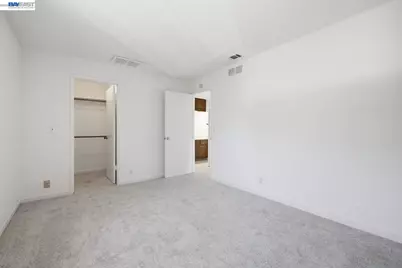 620 River Oak Way #81, Hayward, CA 94544 - Photo 18