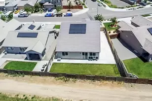1893 Summit Dr, Los Banos, CA 93635 - Photo 18