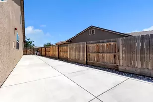 1893 Summit Dr, Los Banos, CA 93635 - Photo 10