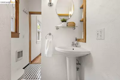 943 56th St, Oakland, CA 94608 - Photo 22