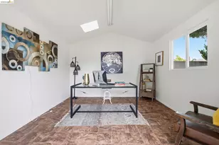 8170 Surrey Ln, Oakland, CA 94605 - Photo 54