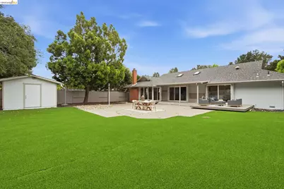8170 Surrey Ln, Oakland, CA 94605 - Photo 52