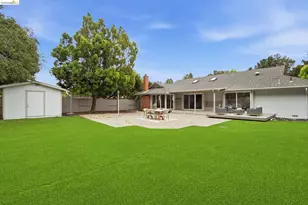 8170 Surrey Ln, Oakland, CA 94605 - Photo 52