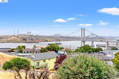 104 Bridgeview Ct, Crockett, CA 94525 - Photo 2