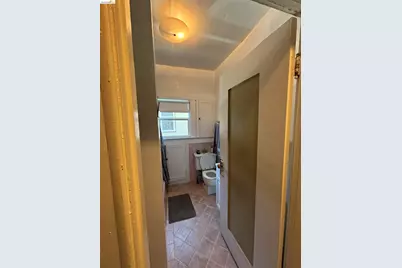915 39th St, Oakland, CA 94608 - Photo 24