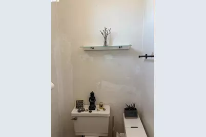 915 39th St, Oakland, CA 94608 - Photo 18