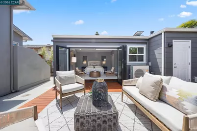 628 Poirier St, Oakland, CA 94609 - Photo 46