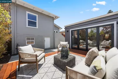 628 Poirier St, Oakland, CA 94609 - Photo 44