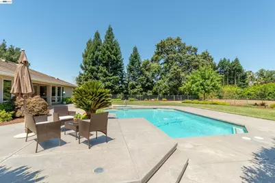 10055 Justamere Ln, Elk Grove, CA 95624 - Photo 42