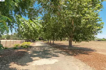 10055 Justamere Ln, Elk Grove, CA 95624 - Photo 62