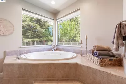 10055 Justamere Ln, Elk Grove, CA 95624 - Photo 30