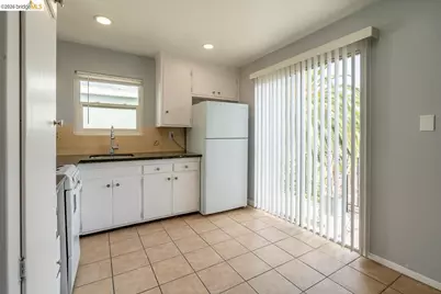 3414 64th Avenue Pl, Oakland, CA 94605 - Photo 12