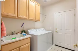 725 Richardson Dr, Brentwood, CA 94513 - Photo 16