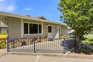 9079 Pinata Way, Sacramento, CA 95826 - Photo 4