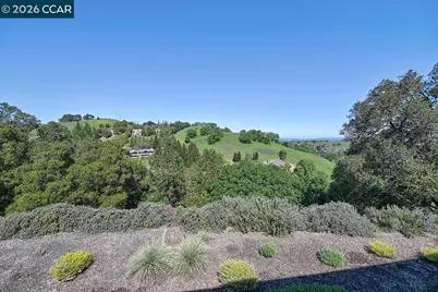 3136 Ptarmigan Dr #5, Walnut Creek, CA 94595 - Photo 2