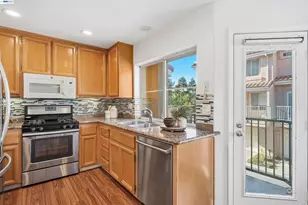 6139 Capriana Common, Fremont, CA 94555 - Photo 14