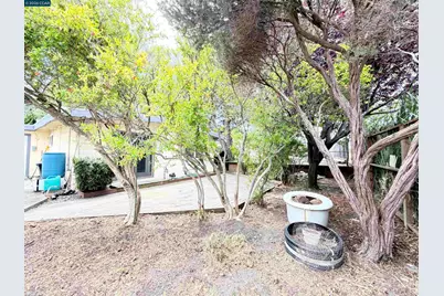 4072 Saint James Dr, El Sobrante, CA 94803 - Photo 38