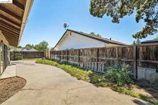 3768 Wood Duck Cir, Stockton, CA 95207 - Photo 32