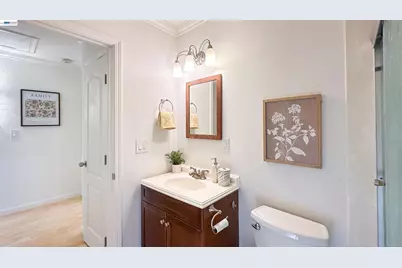 428 Broadmoor Blvd, San Leandro, CA 94577 - Photo 18