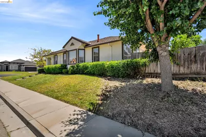 4015 Mount Day Court, Antioch, CA 94531 - Photo 4