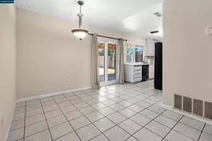 9152 Castlebar Way, Sacramento, CA 95826 - Photo 8