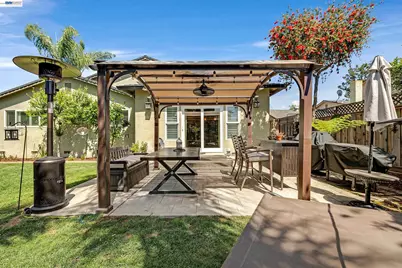 34515 Bentley Ct, Fremont, CA 94555 - Photo 32
