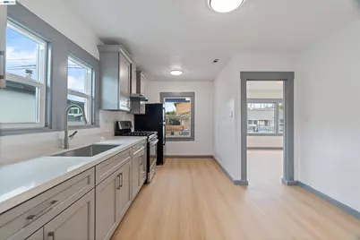 1012 72nd Ave, Oakland, CA 94621 - Photo 14