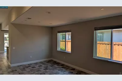 1813 Holsteiner Dr, Fairfield, CA 94534 - Photo 34