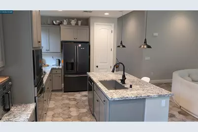 1813 Holsteiner Dr, Fairfield, CA 94534 - Photo 8