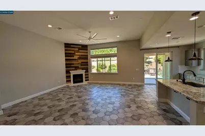 1813 Holsteiner Dr, Fairfield, CA 94534 - Photo 28