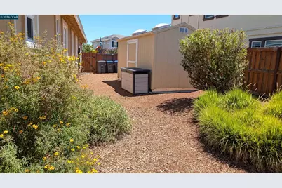 1813 Holsteiner Dr, Fairfield, CA 94534 - Photo 18