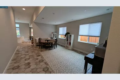1813 Holsteiner Dr, Fairfield, CA 94534 - Photo 4