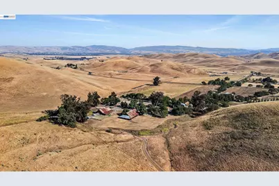 8201 Highland Rd, Livermore, CA 94551 - Photo 2