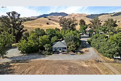 8201 Highland Rd, Livermore, CA 94551 - Photo 4