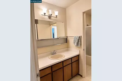 1070 Mohr Ln #1, Concord, CA 94518 - Photo 6