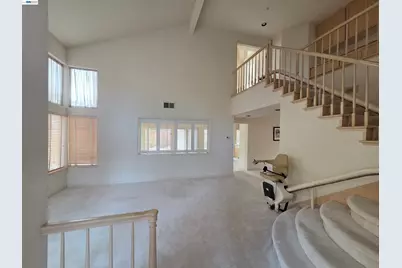 30330 Meridien Cir, Union City, CA 94587 - Photo 2