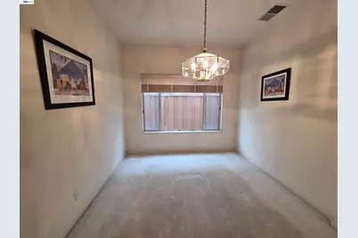 30330 Meridien Cir, Union City, CA 94587 - Photo 8