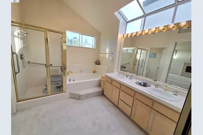 30330 Meridien Cir, Union City, CA 94587 - Photo 14