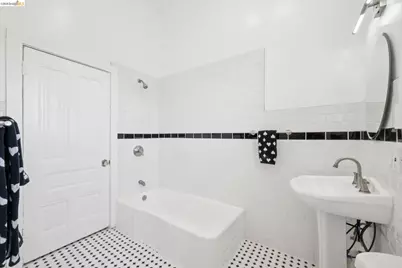 2230 23rd Ave, Oakland, CA 94606 - Photo 26