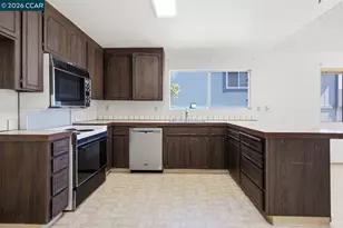 565 Mt Dell Dr, Clayton, CA 94517 - Photo 10