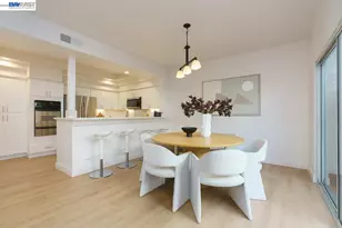 8591 Via Mallorca, San Diego, CA 92037 - Photo 12