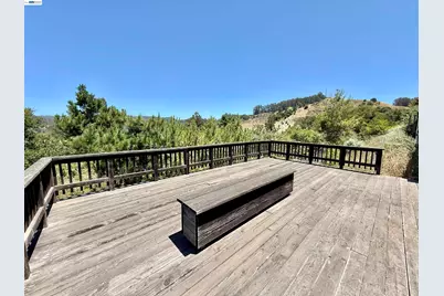 2164 Lakeview Dr, San Leandro, CA 94577 - Photo 64