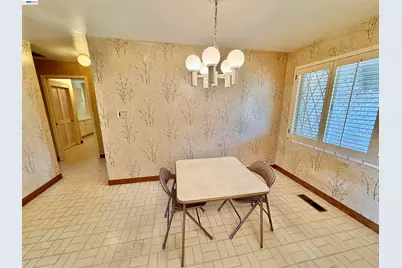 2164 Lakeview Dr, San Leandro, CA 94577 - Photo 12