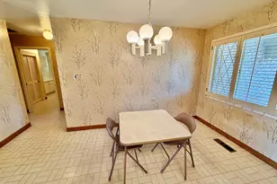 2164 Lakeview Dr, San Leandro, CA 94577 - Photo 12
