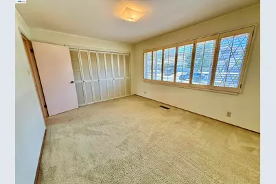 2164 Lakeview Dr, San Leandro, CA 94577 - Photo 38