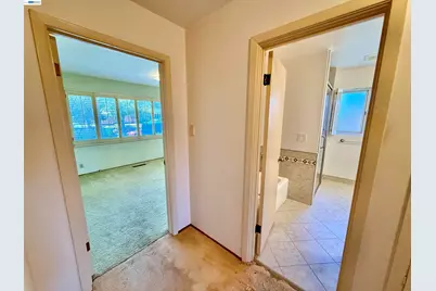 2164 Lakeview Dr, San Leandro, CA 94577 - Photo 40