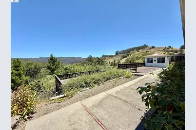 2164 Lakeview Dr, San Leandro, CA 94577 - Photo 58