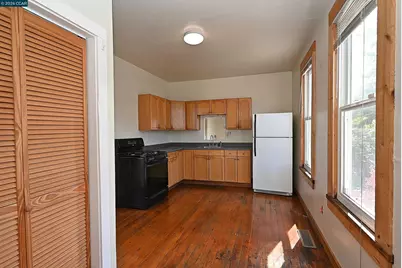 979 Grace Ave, Oakland, CA 94608 - Photo 10